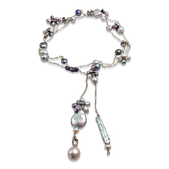 Long collier Lariat texturé perle gris platine pour la vente par Delisch Jewelry & Accessories