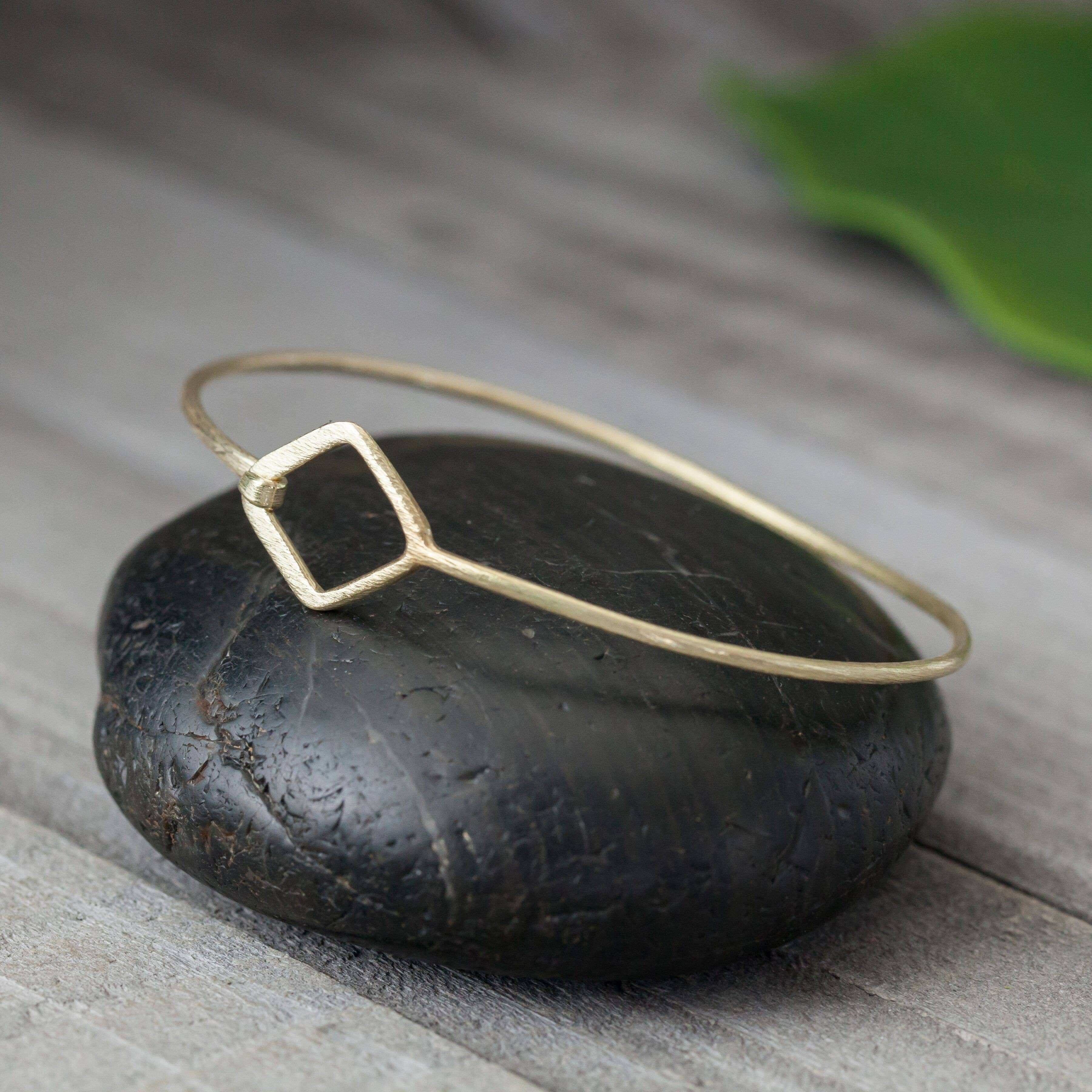 Baizaar – Großhandel Armreif – Kreis- und quadratisches Armband aus gebürstetem Messing0