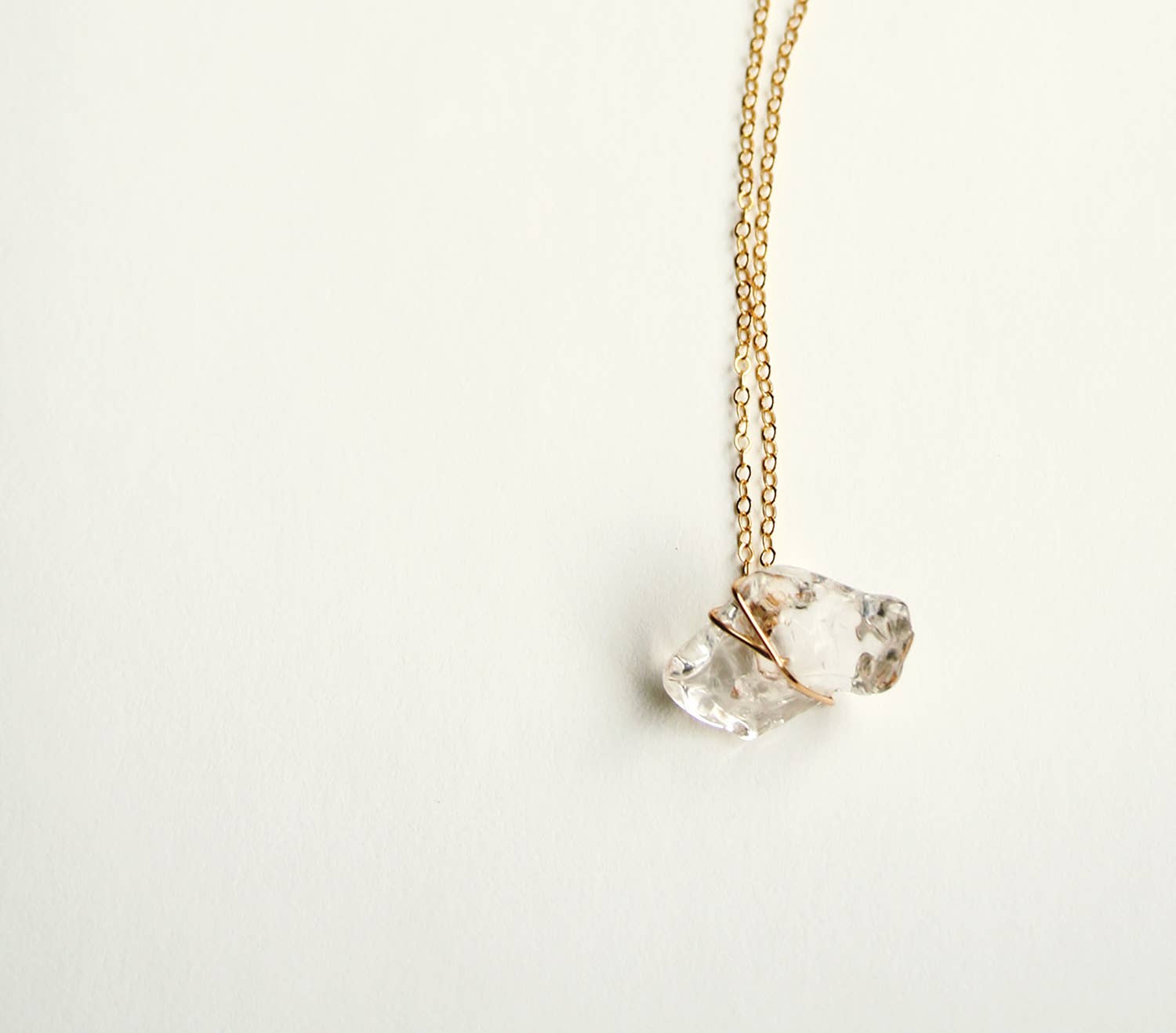 Laura Stark Designs - Vente Colliers à pendentif - Collier en forme de puce de cristal | Cristaux bruts