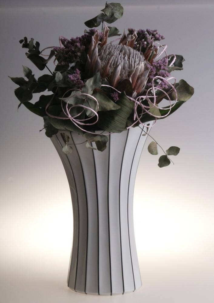Buy Wholesale White Vases With Free Returns On Faire Com