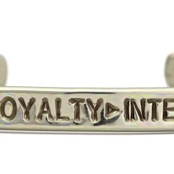 Courage Silver (Magnetic) for wholesale by Sergio Lub Inc