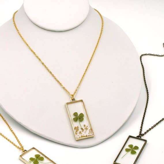 The Pretty Pickle - Wholesale Pendant/Charm Necklace - Four Leaf Clover Necklace - Gold Plated0