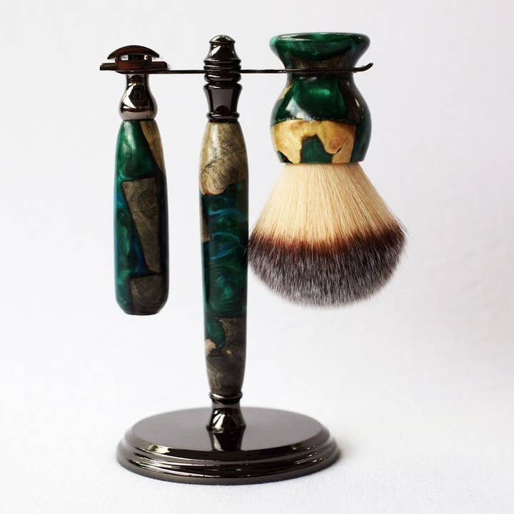 Buckeye Burl Set de rasage avec résine verte pour la vente par CreationsByWill, LLC