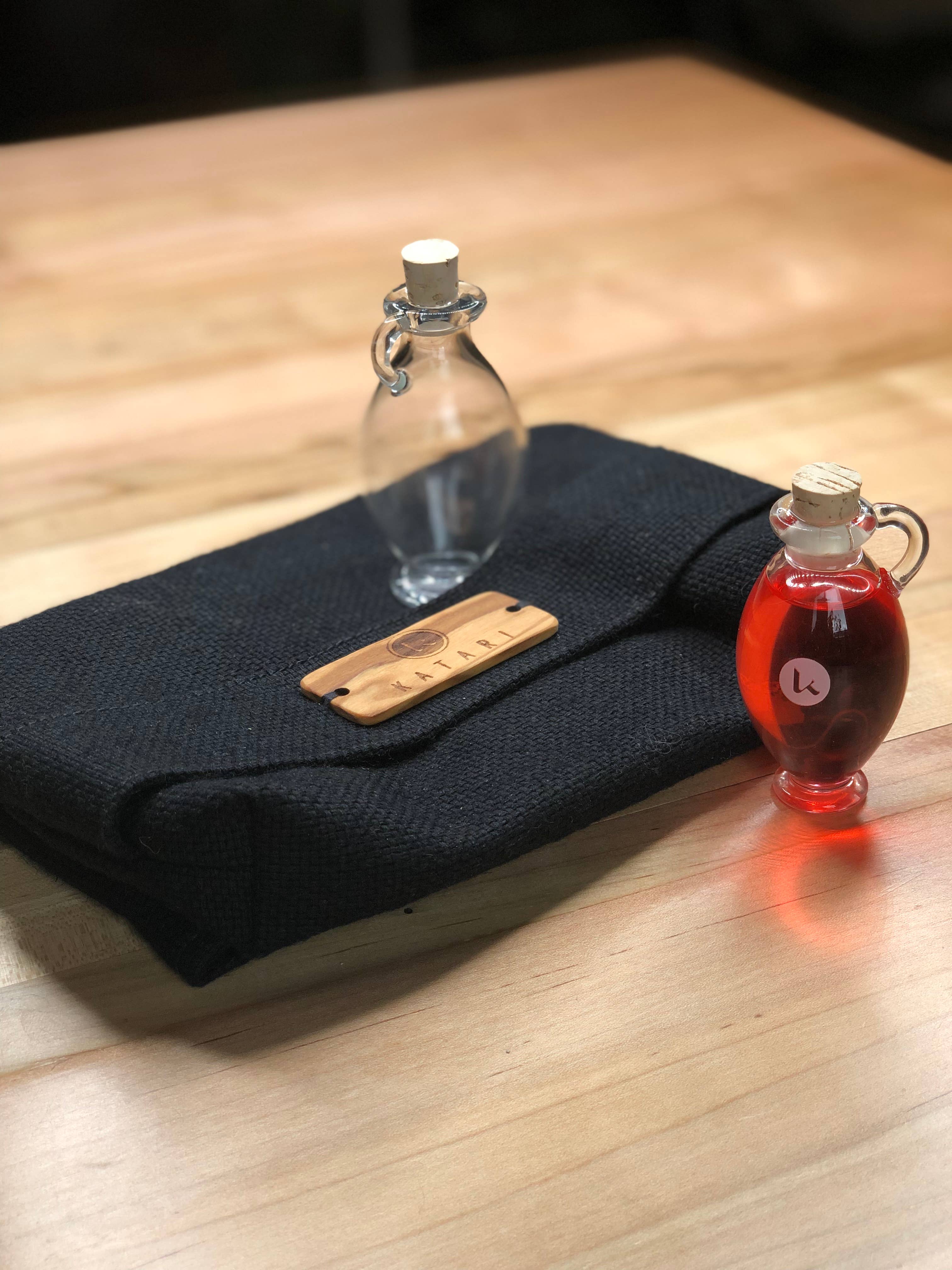 Katari Beauty – wholesale Atomiser bottle – APOTHECARY SPA | 30 ml Handblown Oils & Toners Bottle3