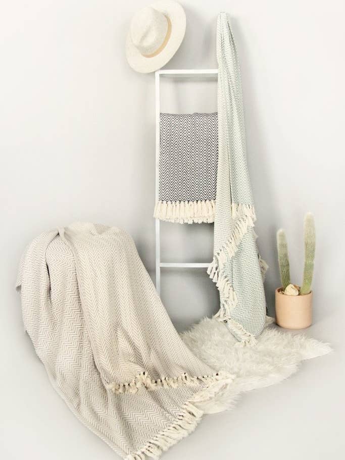 Chevron Wurf für den Großhandel von Smyrna Collection