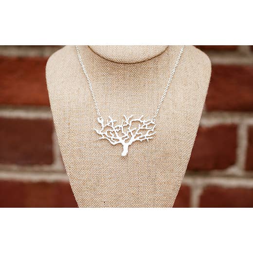 Collana Kamali per la vendita all'ingrosso da parte di Adorned by Aisha