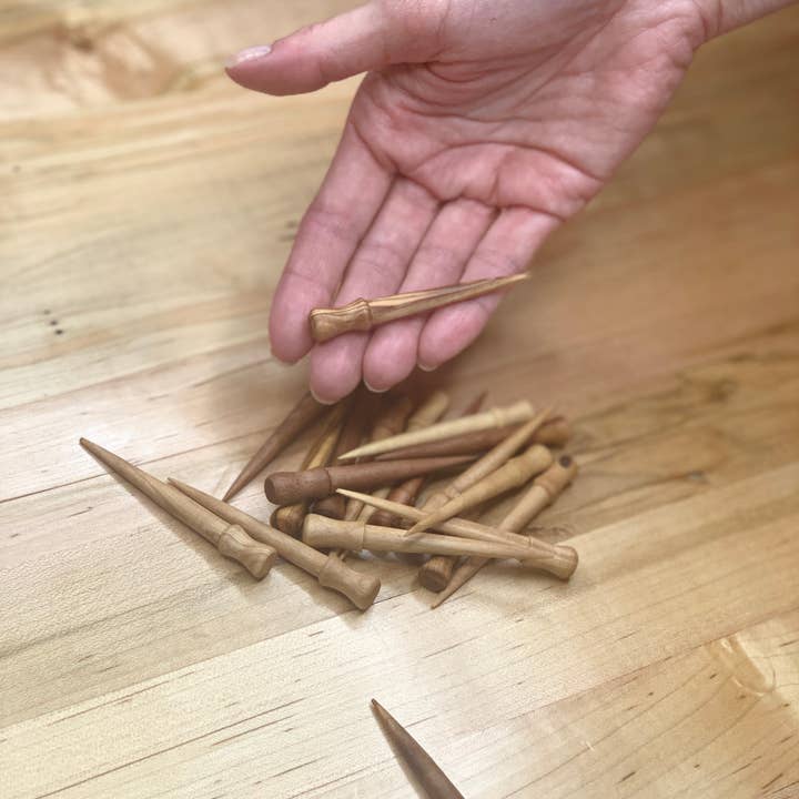 Katari Beauty – Großhandel Maskenpinsel/-tool – ÖLAPPLIKATOR & OLIVE PICK | Handgeschnitztes Olivewood ~2.5"5