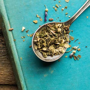 Ingefær Laced Pære Hvid Te 1lb for engroshandel hos Vida pour Tea