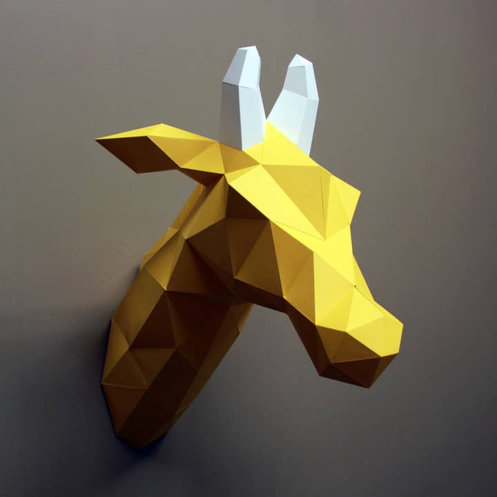 Louise die Giraffe Papercraft für den Großhandel von Resident Design