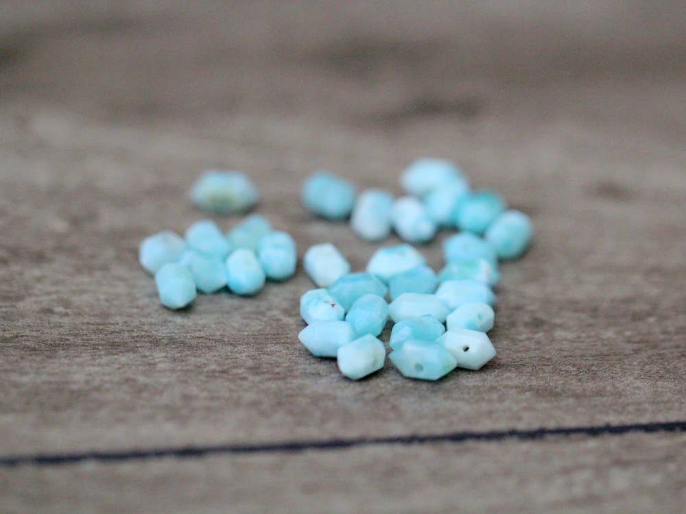 Saressa Designs - Venta al por mayor Pendientes de botón/aretes de poste - Pendientes Pike de Larimar2