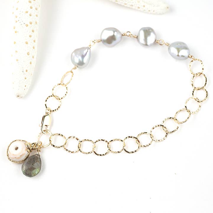 keshi pearl & 24k gold dipped hawaiian puka shell bracelet for wholesale by Midori Jewelry Hawaii