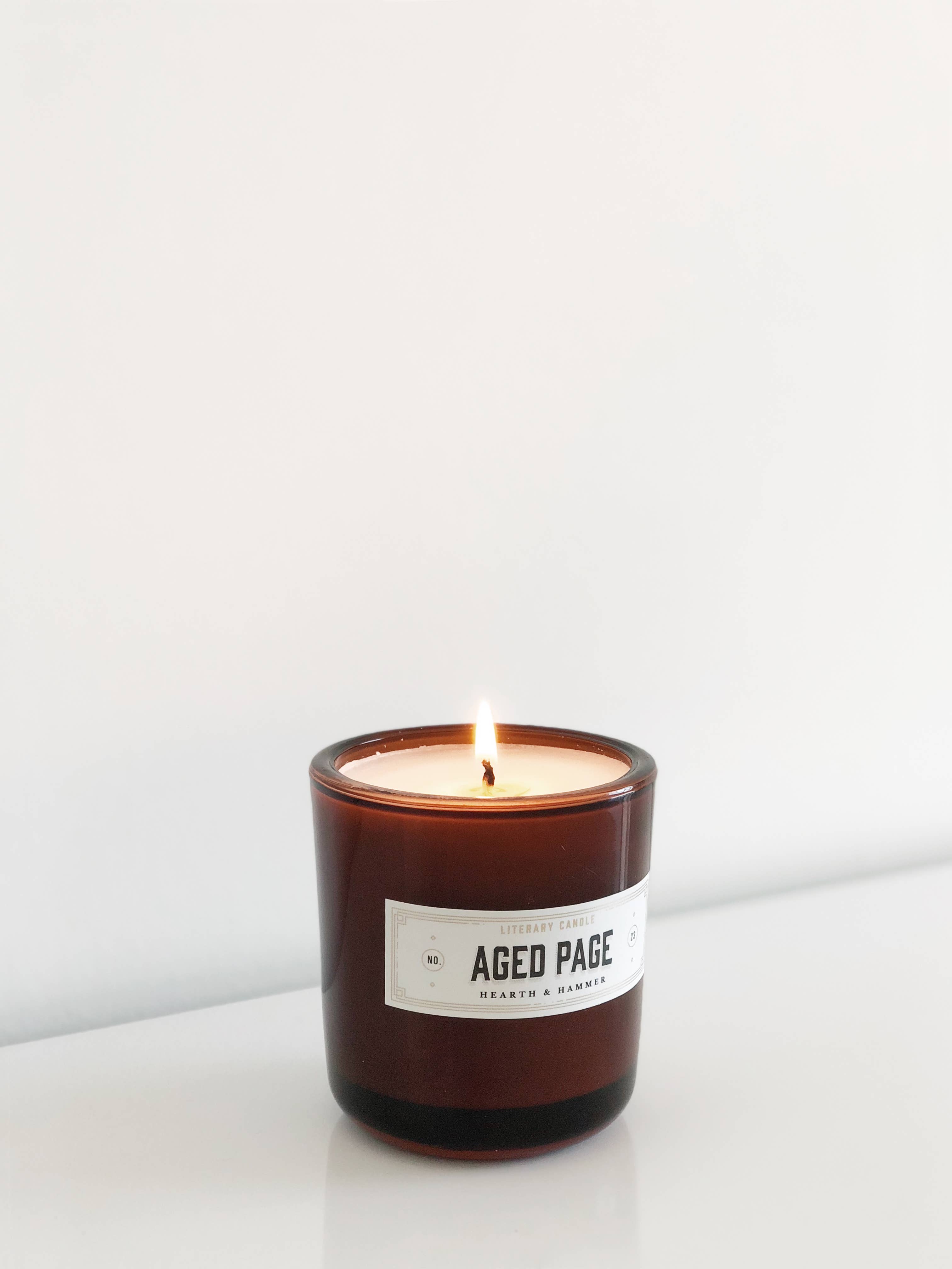 Hearth & Hammer – Großhandel Kerze im Glas / gefüllte Kerze – Gealterte Seite Soja-Buch-Kerze 8,55