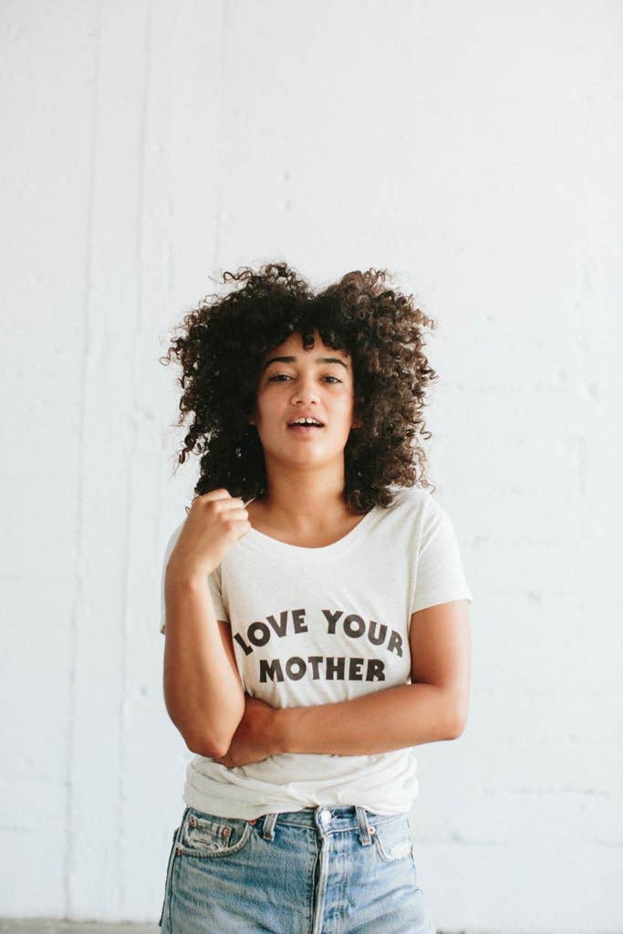 The Bee & The Fox – Großhandel T-Shirt mit Siebdruck – Damen – Love Your Mother (U-Ausschnitt) *SALE* | T-Shirt mit Motiv3