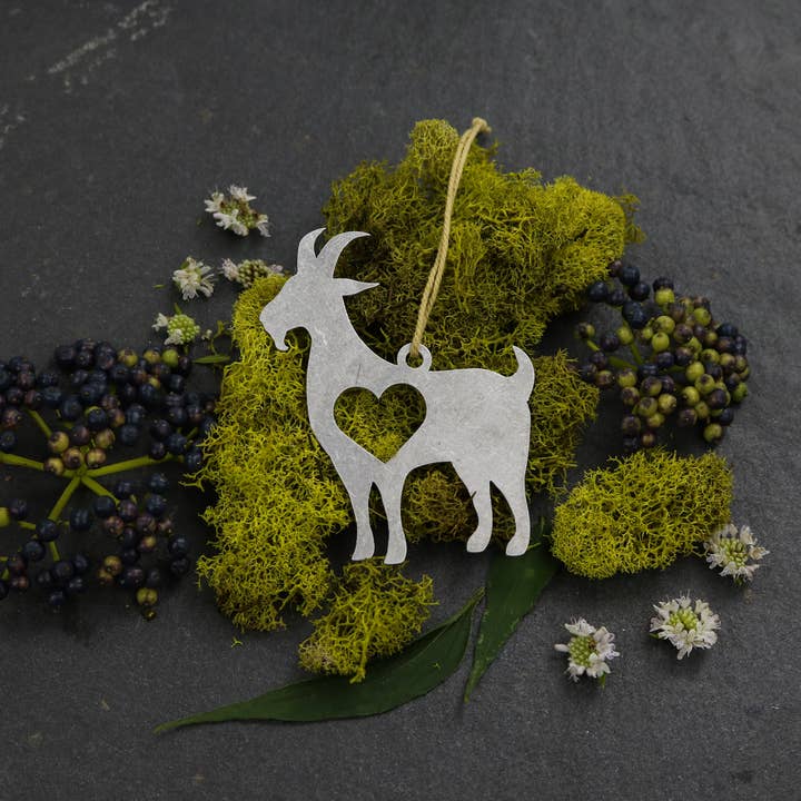 Iron Maid Art - Wholesale Ornament - Goat Animal Metal Holiday Gift Christmas Ornament