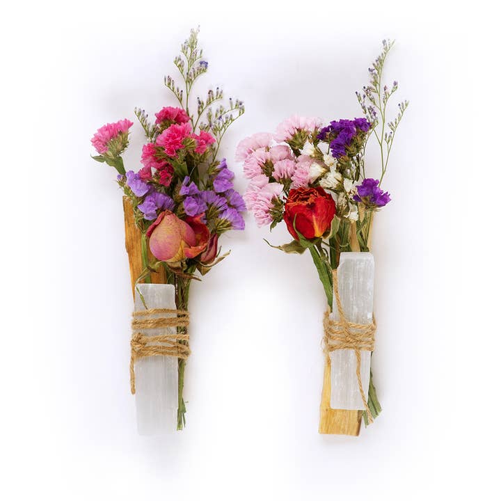 J. Southern Studio - Wholesale Sage Bundle - Palo Santo Flora Incense Smudge Bundle with Selenite1