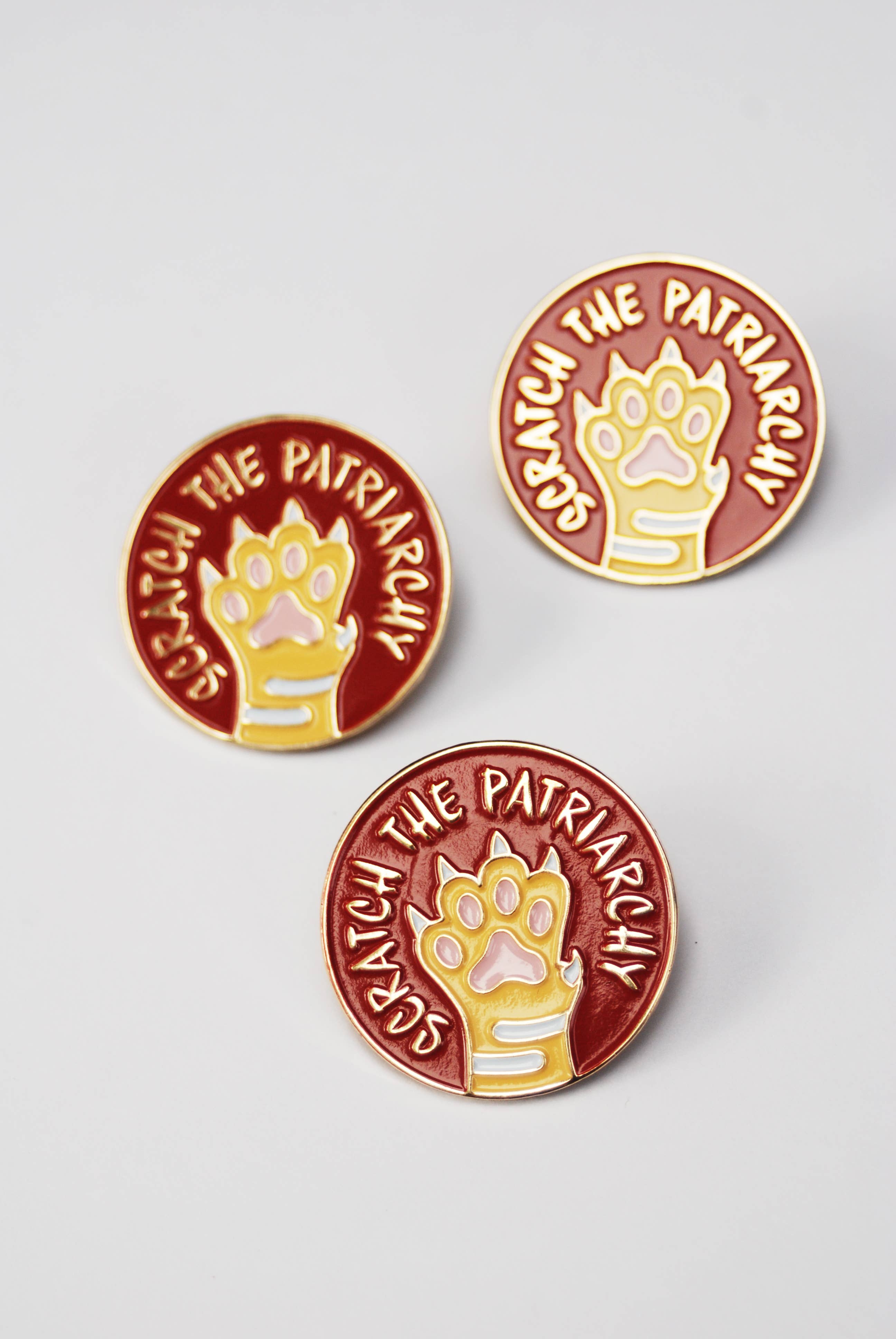 Bang-Up Betty - Vente Épinglettes/boutons - Scratch the Patriarcat Épingle en émail2