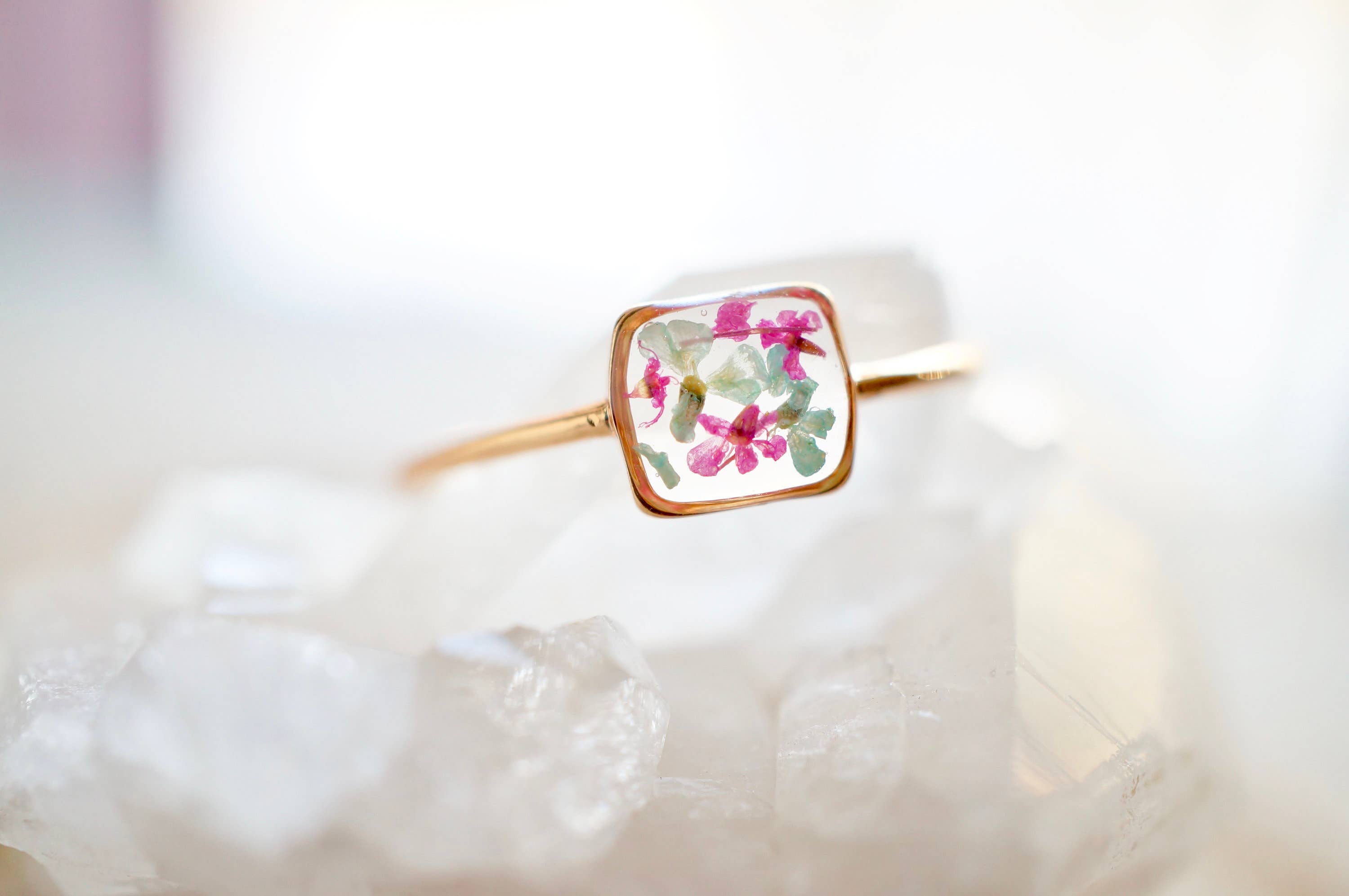 Ann + Joy - Wholesale Cocktail/Statement Ring - Real Pressed Flower and Resin Ring
