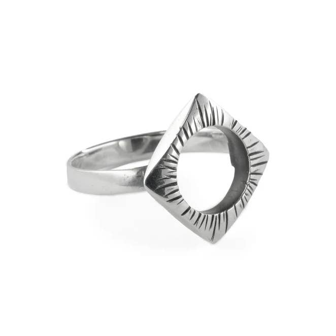 Gabriela Jewelry - Wholesale Single Stone/Solitaire Ring - The Circle Ring