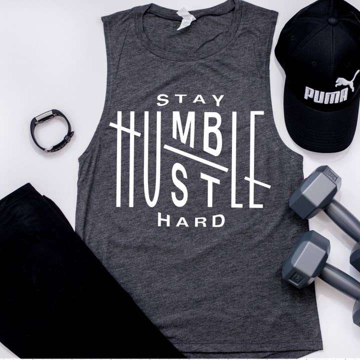 Restez humble Hustle Réservoir musculaire dur pour la vente par FAMS design