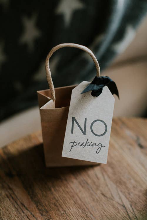 Wrinkle & Crease Paper Products - Wholesale Gift Tag - No Peeking Gift Tag3