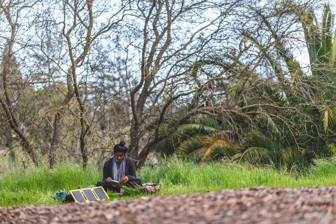 SunJack – Carregador portátil por atacado – Carregador de painel solar portátil SunJack 15W+10k mAh Powerbank6