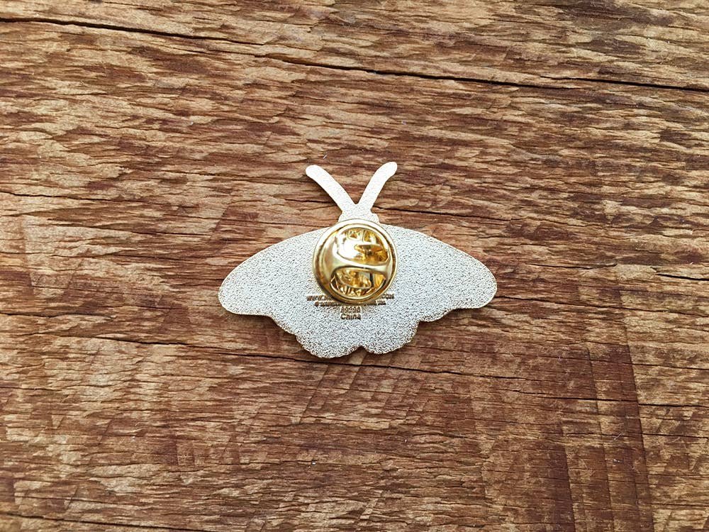 Noteworthy Paper & Press – Großhandel Anstecker/Button – Monarch-Emaille-Pin4