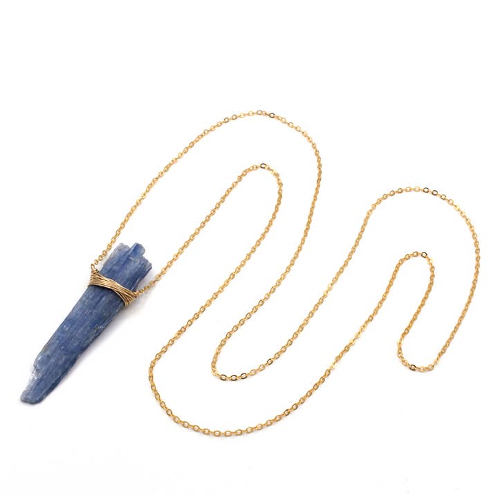 Crystal and Gold - Wholesale Halskettinghanger - Blauwe Kyaniet lange kristallen ketting2