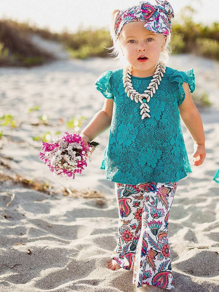 Fond de cloche magique Maven pour la vente par Kapri Couture Bohemian