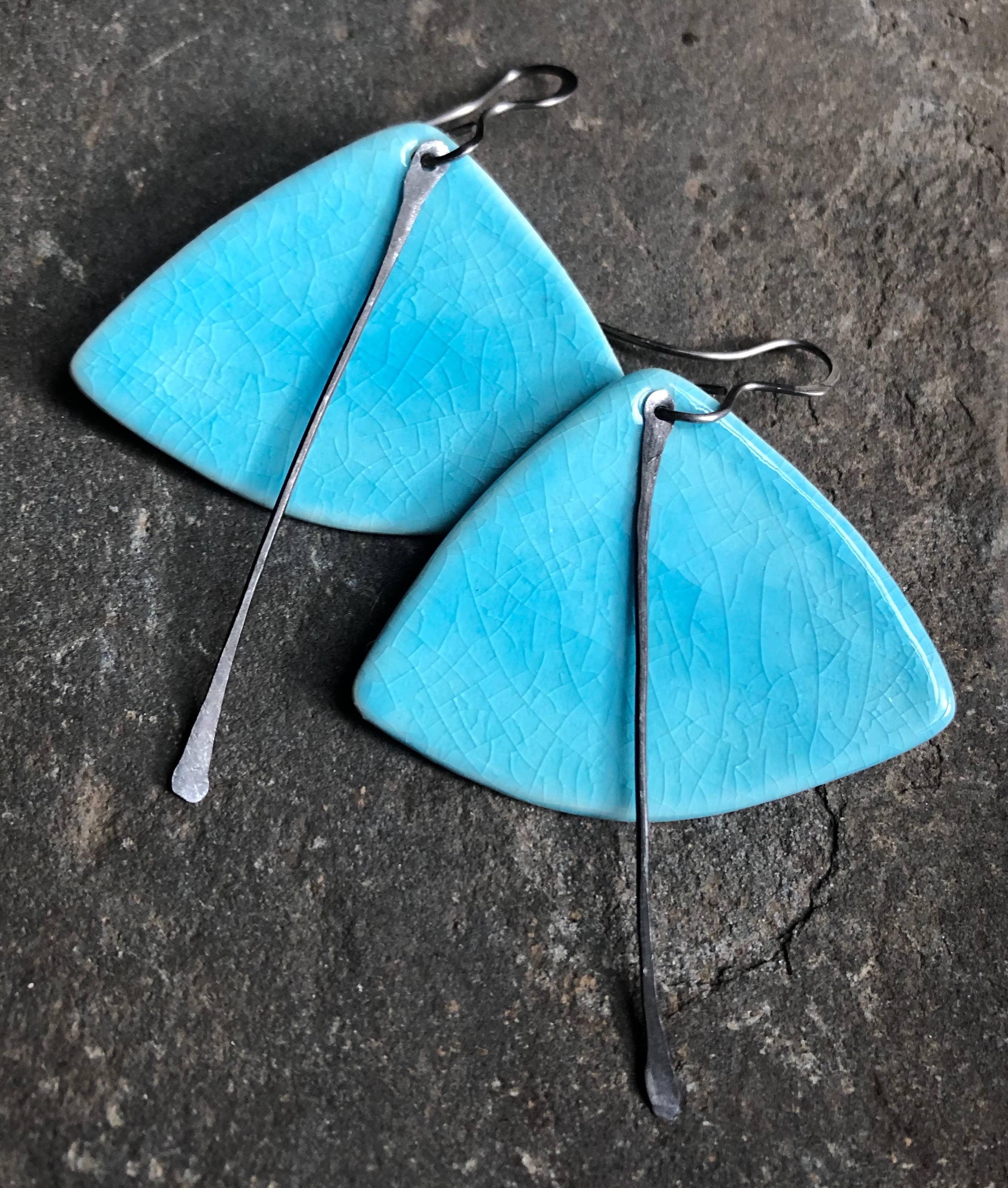 corico - Wholesale Dangle Earrings - Bright Blue Crackle Fan-Shaped Dangle Statement Earrings1