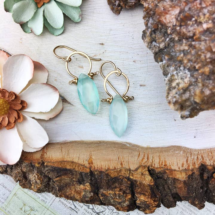 Cadres Remplissage Or 14 carats Calcédoine facettée Marquis pour la vente par Enclave Gold