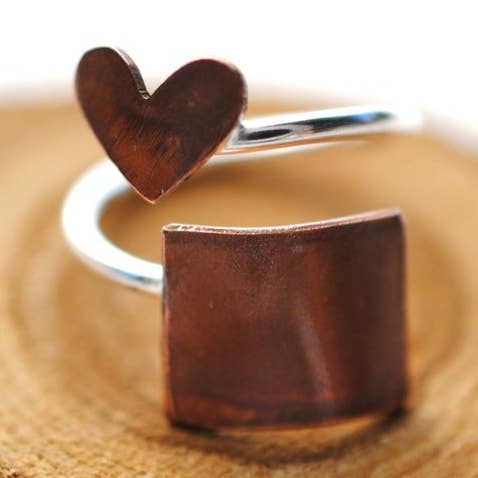 Bague en forme de cœur du Wyoming pour la vente par LettersToSarah Metalsmithing