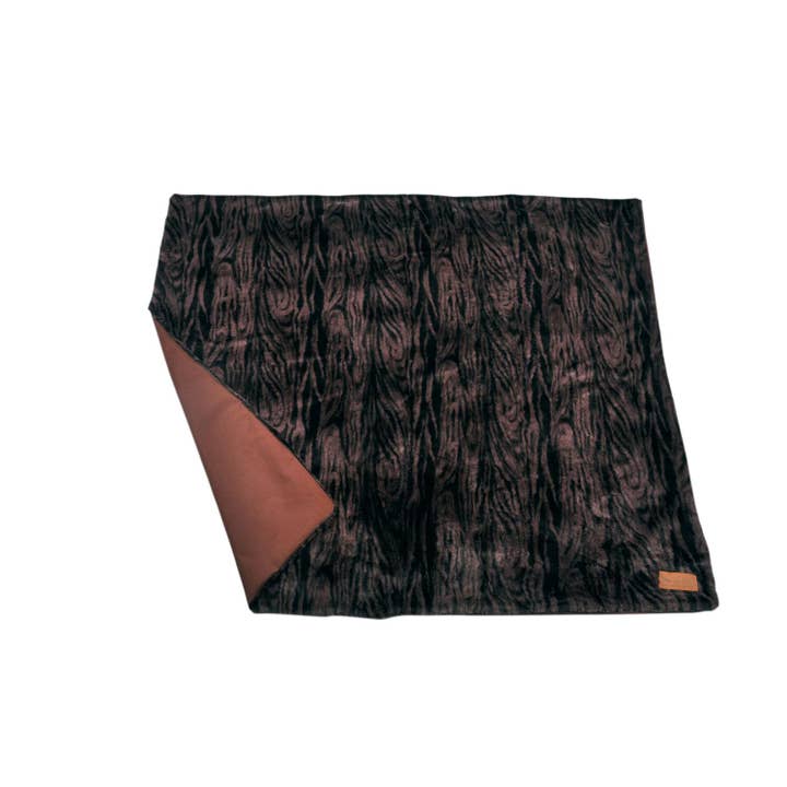 Luxe Plaid - Snuggle - Truffel Bruin voor wholesale door P.L.A.Y. Pet Lifestyle and You