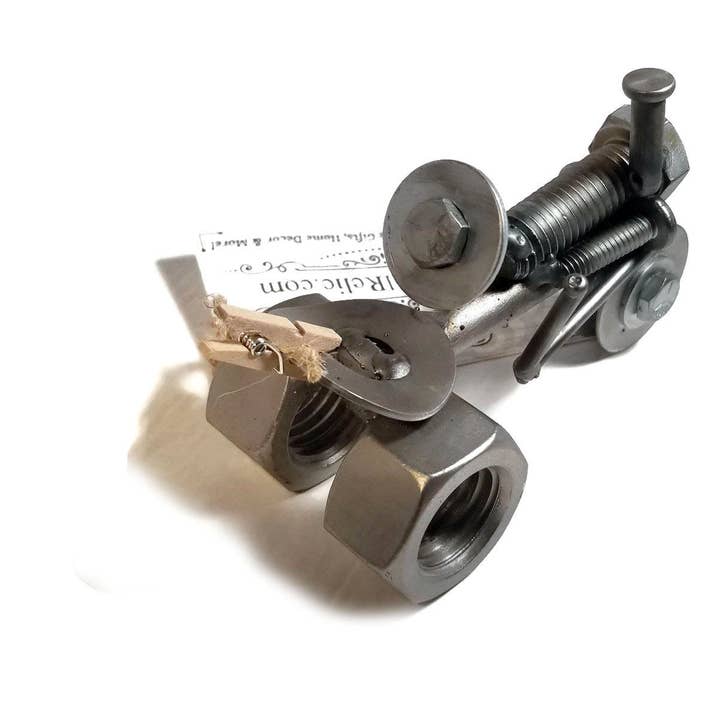 Metal Relic - Wholesale Decorative Figurine - Metal Tractor Figurine1