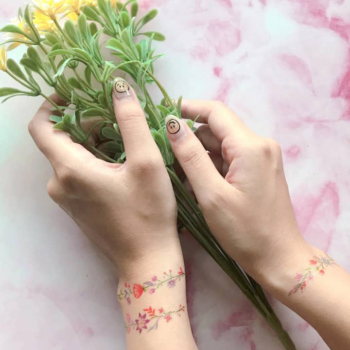 Adesivi per tatuaggi temporanei per la vendita all'ingrosso da parte di PAPERSELF