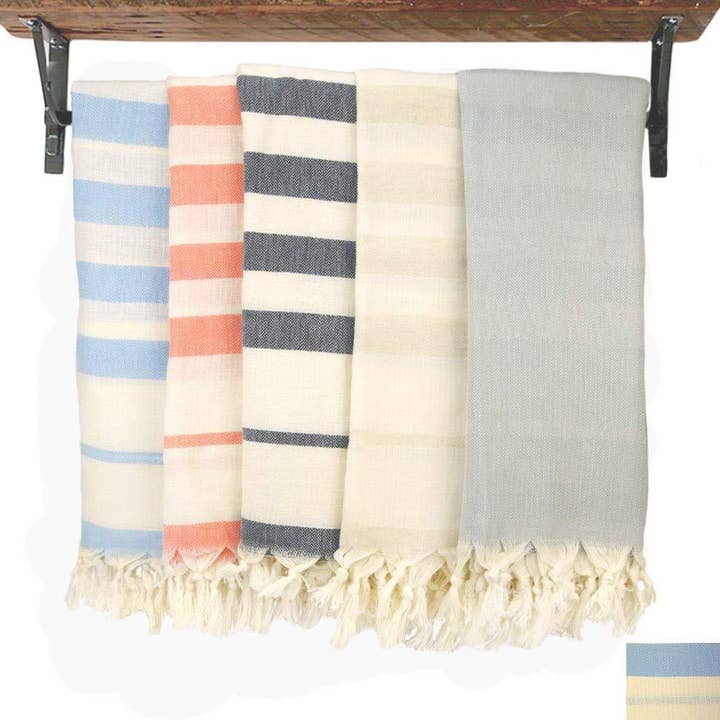 Écharpe en lin en coton naturel et bleu ciel pour la vente par Hacienda Austin