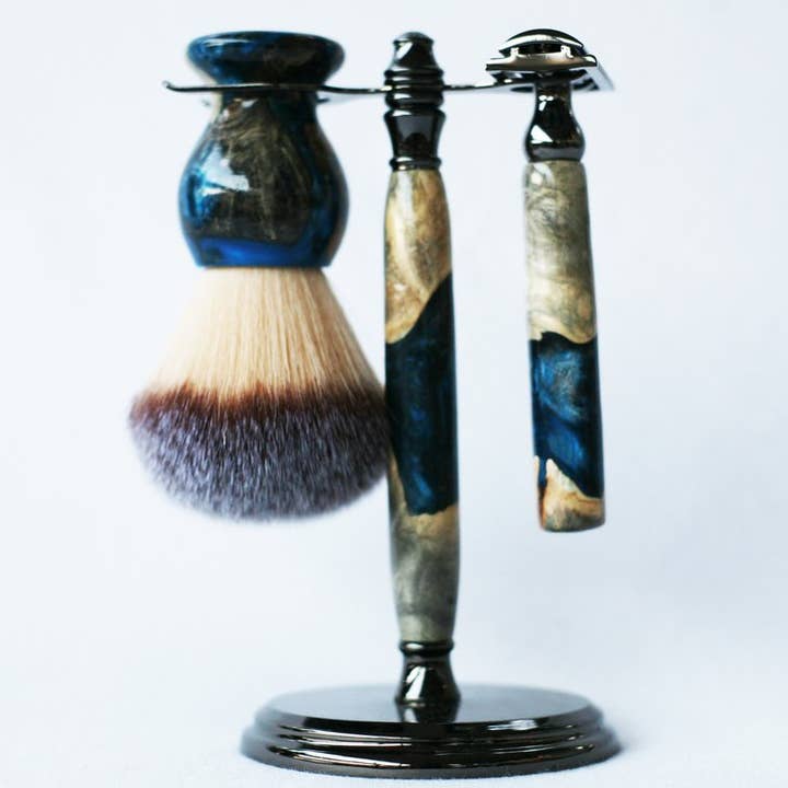 Ensemble de rasage Buckeye avec résine bleue et argentée pour la vente par CreationsByWill, LLC