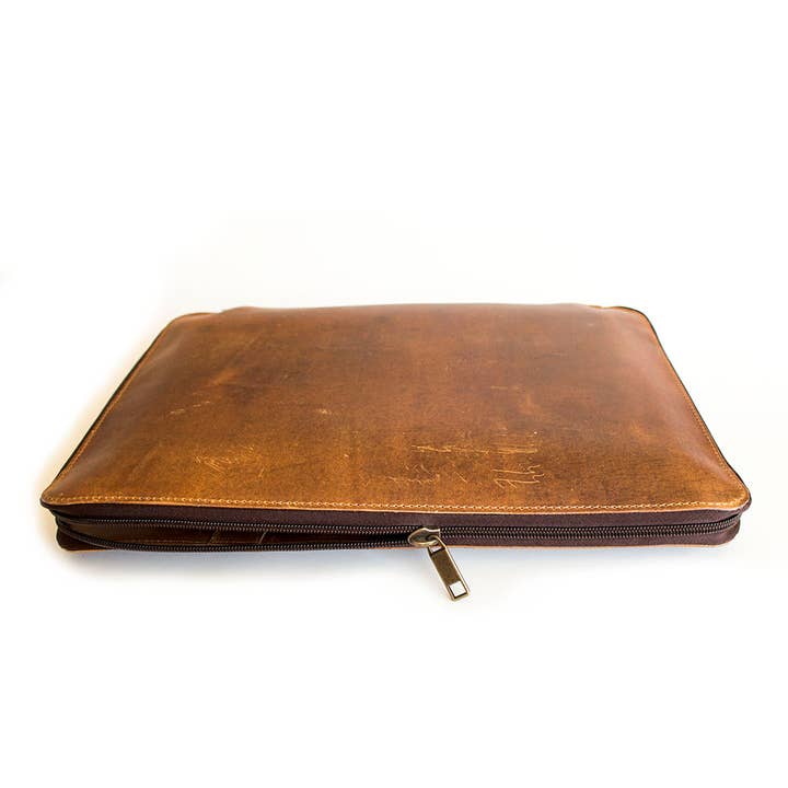 Kodiak Leather - Wholesale Laptop/Tablet Case - Unisex - Buffalo Leather MacBook Portfolio2