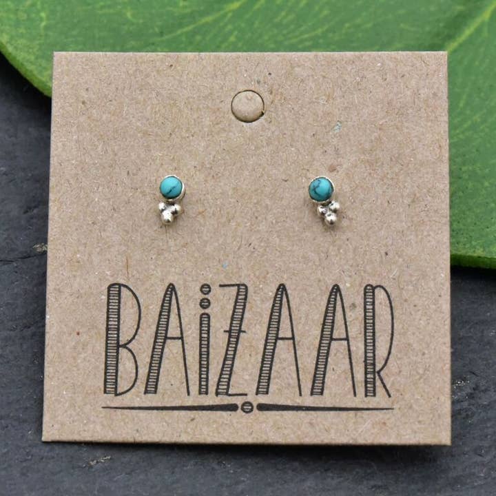 Boucle d'oreille à tige en argent sterling ornée de petits points pour la vente par Baizaar