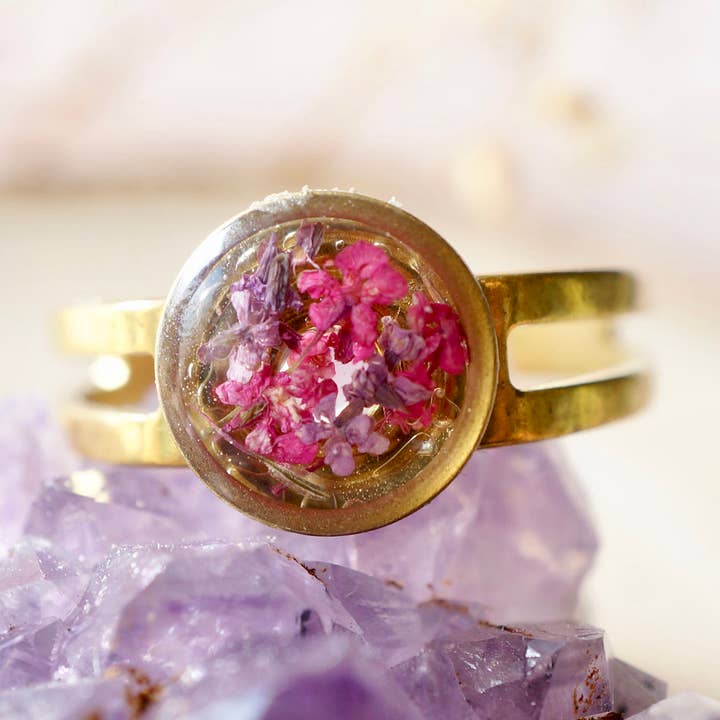 Ann + Joy - Wholesale Cocktail/Statement Ring - Real Pressed Flower and Resin Ring0