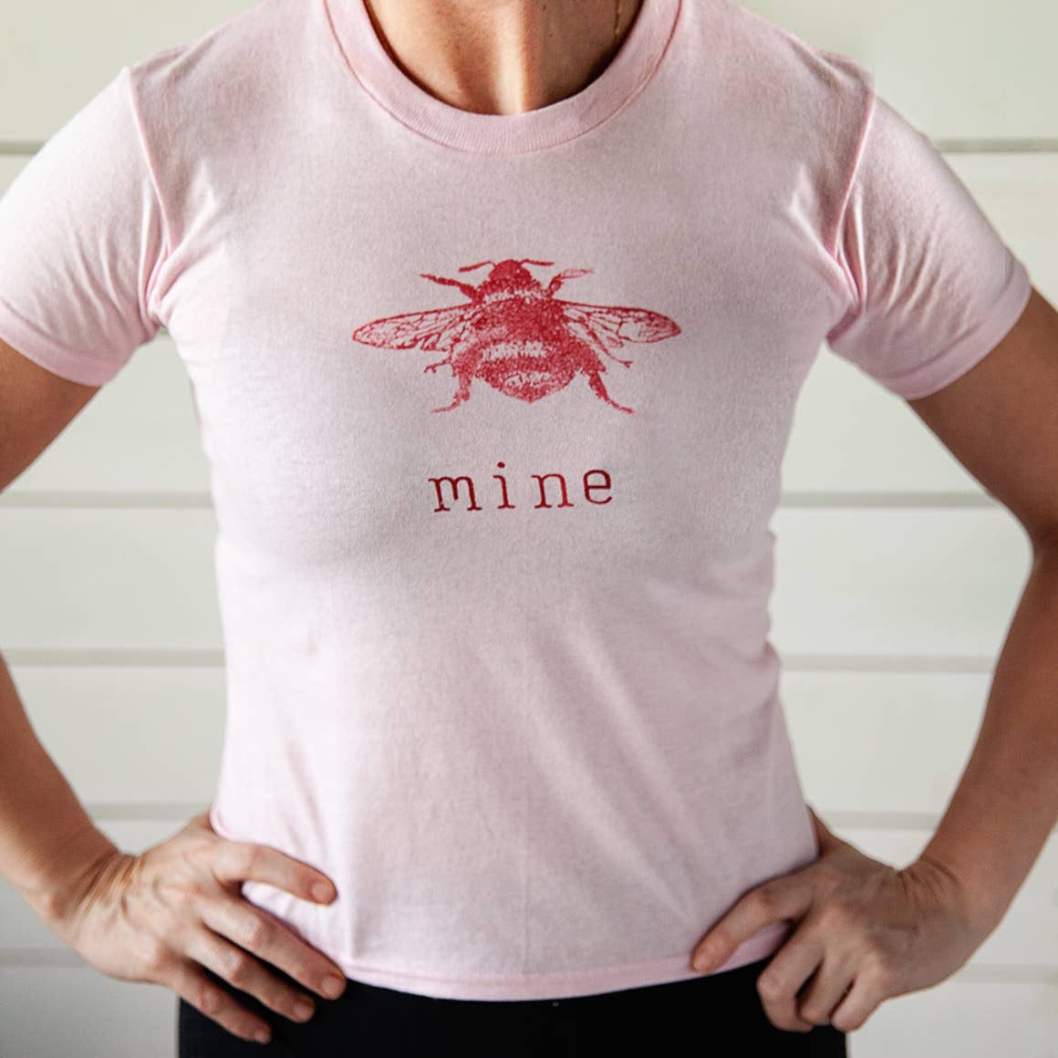 A Makers' Studio - Wholesale Stencil/Craft Die - Queen Bee - Mesh Stencil 12x125