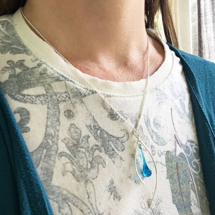 Sundrop Jewelry - Wholesale Pendant/Charm Necklace - Inner Spark Glass and Silver Pendant Necklace3