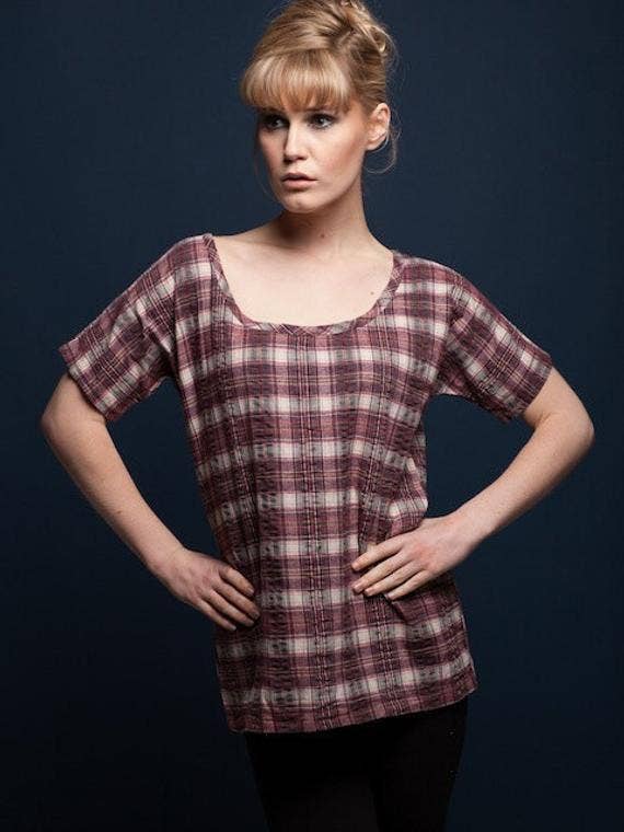 Top en chêne rouge à carreaux pour femme pour la vente par Lamixx