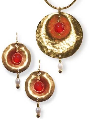 Ensemble Tympani - Carnélien/Perle pour la vente par LeDanse Limited Edition Jewelry