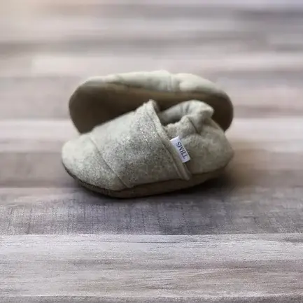 Trendy Baby Mocc Shop – wholesale Moccasins – Kids – Sandstone Felt Moccasins0