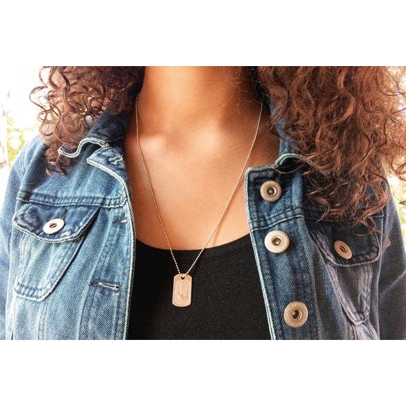 Lifebeats Gifts – wholesale Hänge-/berlockhalsband – Jag älskar dig teckenspråk hund tagg1