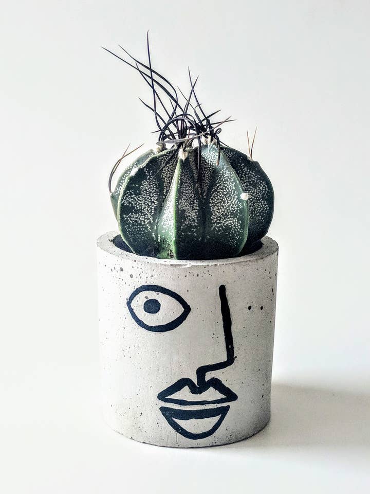 Pot à bougies Alejandro Concrete Planter pour la vente par ForgottenProperty