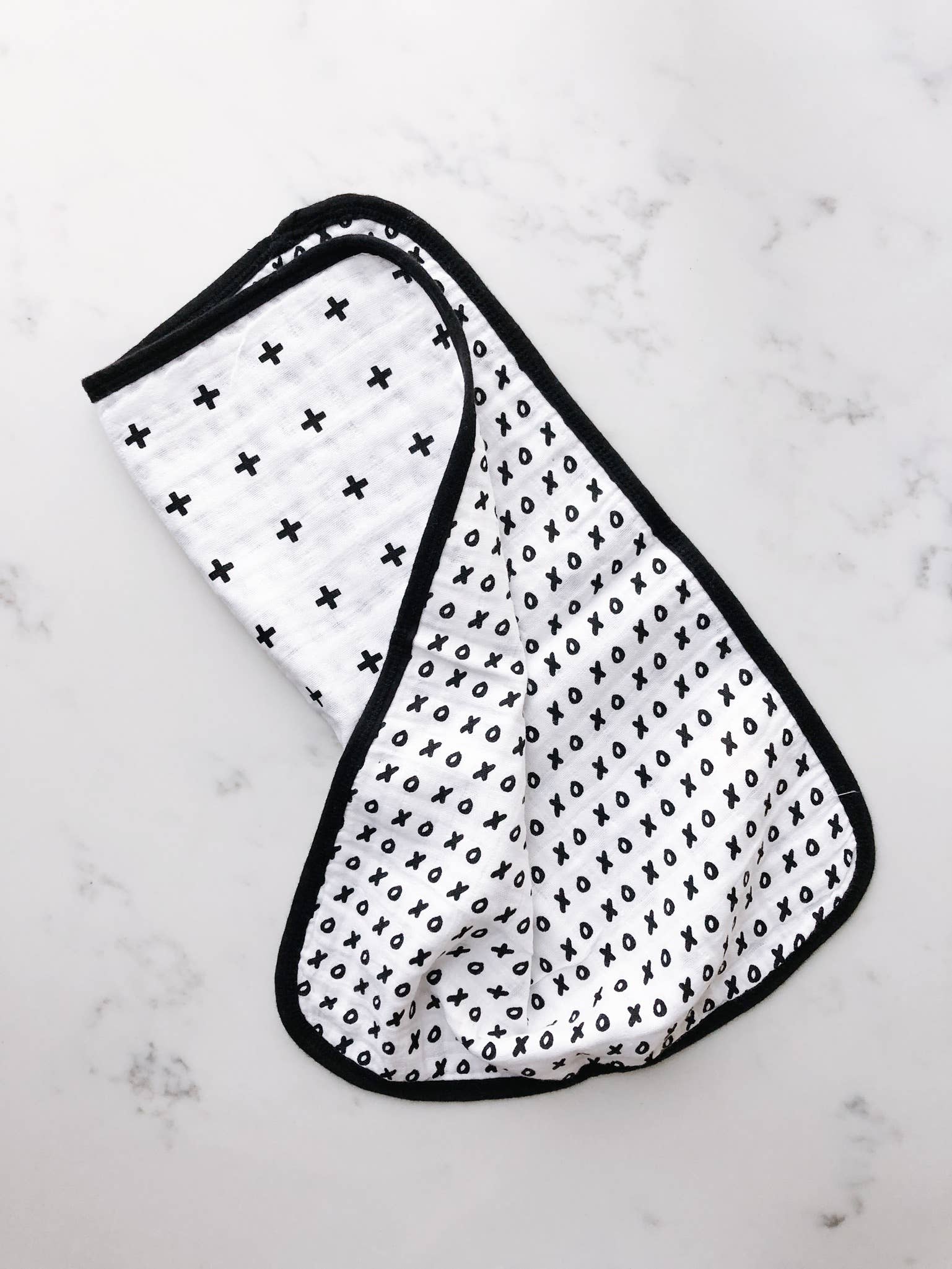 Modern Burlap - Venta al por mayor Paño de lactancia - Bebés - Paño orgánico para eructos - Cruz suiza reversible + XO1