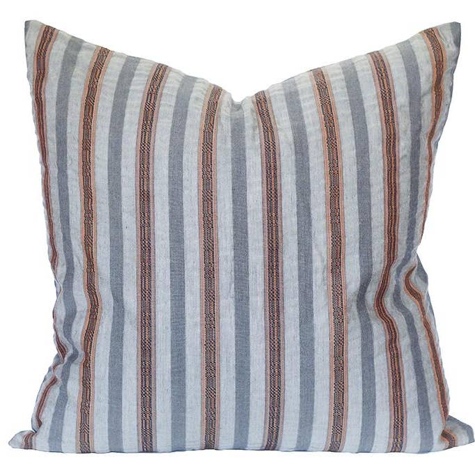 Ella oreiller pour la vente par Effortless Composition