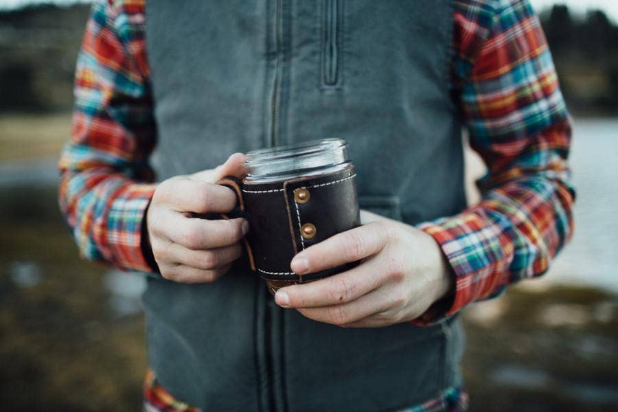 Holdster USA - Wholesale Drink Huggers & Koozies - 02 Holdster Model - Rivet3