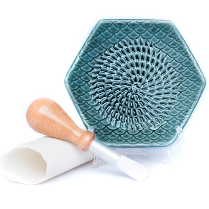 The Grate Plate, Inc. - Wholesale Grater - Teal 3 Piece Set: Ceramic Grater, Peeler, Brush1